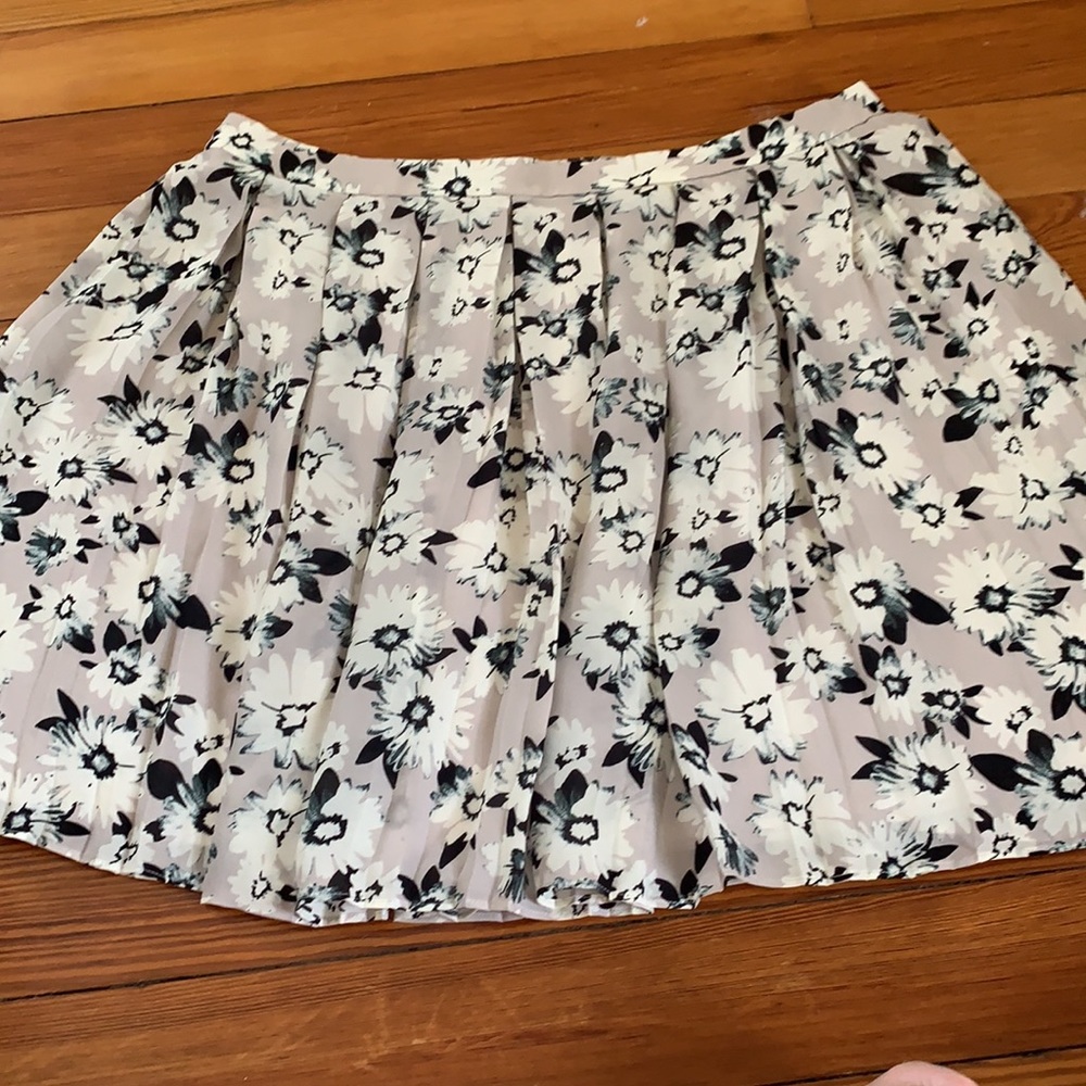 Banana republic floral pleated mini skirt